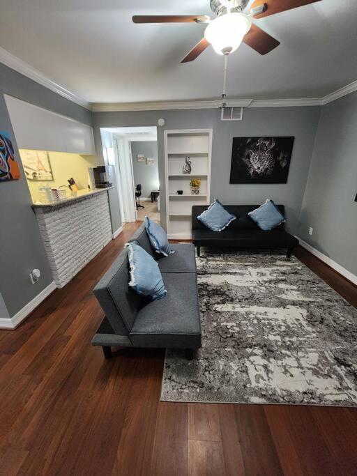 Blue Shark *E4* @ Midtown Comfortable 1Br King Apartment Хюстън Екстериор снимка